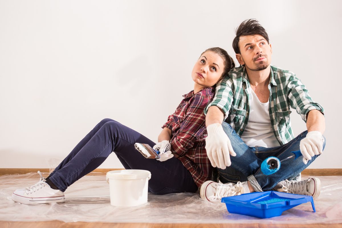 Small home repairs: when should you call in a professional?